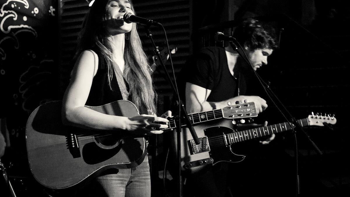 Signe Marie Rustad fredag 25. april kl 22.00 på Herr Nilsen